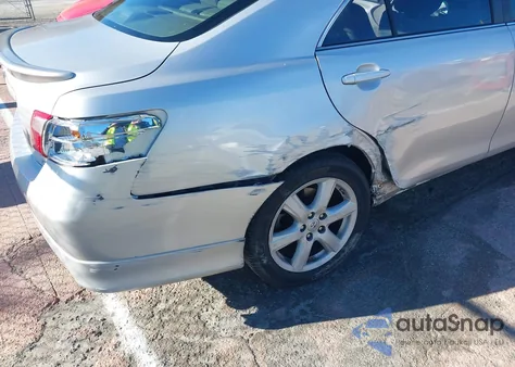 2008 Toyota Camry Se z USA, uszkodzony, nr VIN 4T1BE46K18U245321